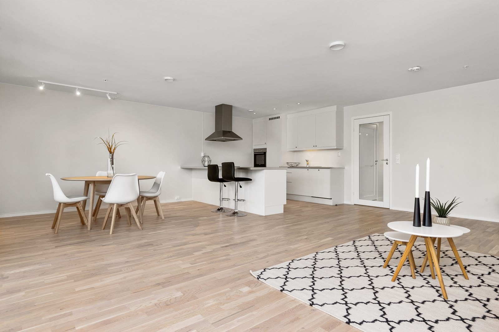 (Alle bilder er hentet fra leilighet i etasjen under som er identisk.) Galleribilde