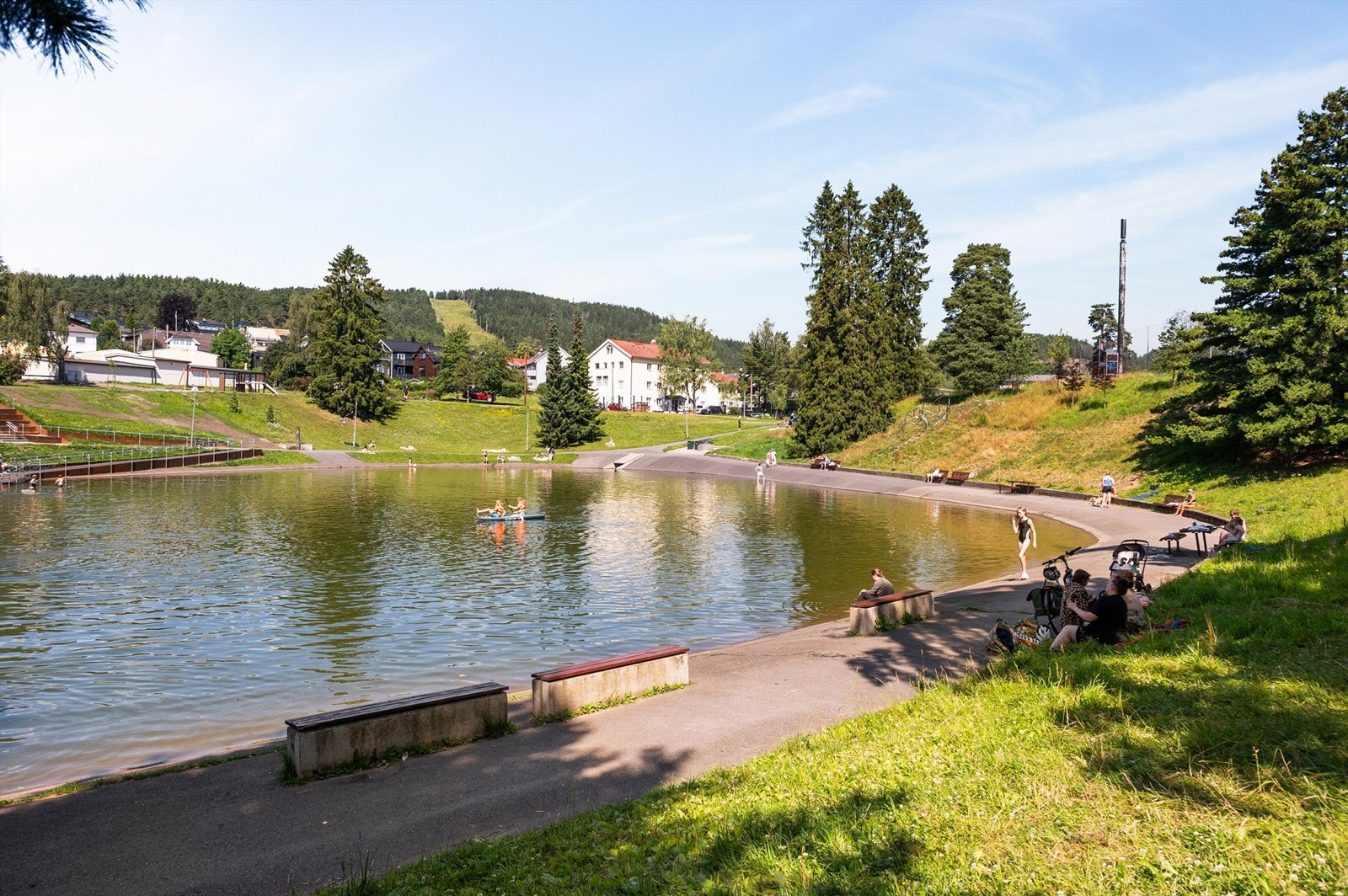Årvolldammen ble nylig pusset opp og er et svært populært alternativt for de litt yngre på sommertid. Galleribilde