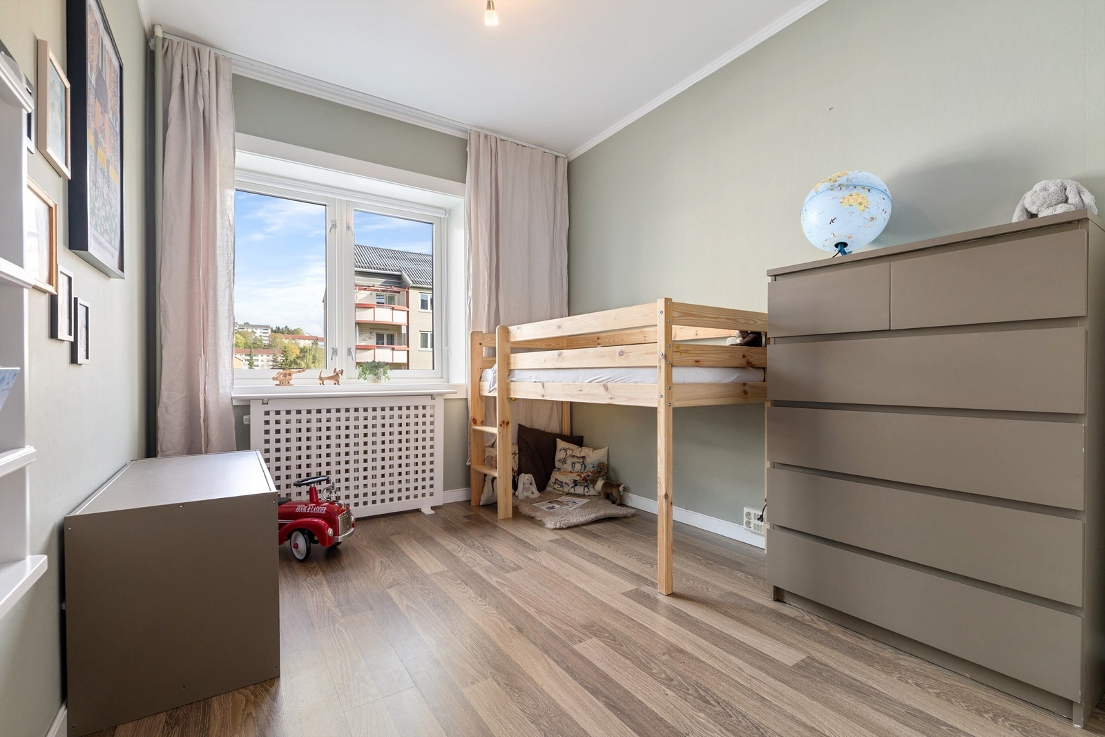 Soverom 2 - Passer fint som gjesterom, barnerom eller kontor. Galleribilde