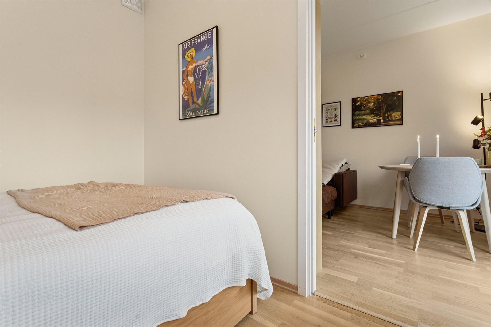 Soverom/stue. Galleribilde