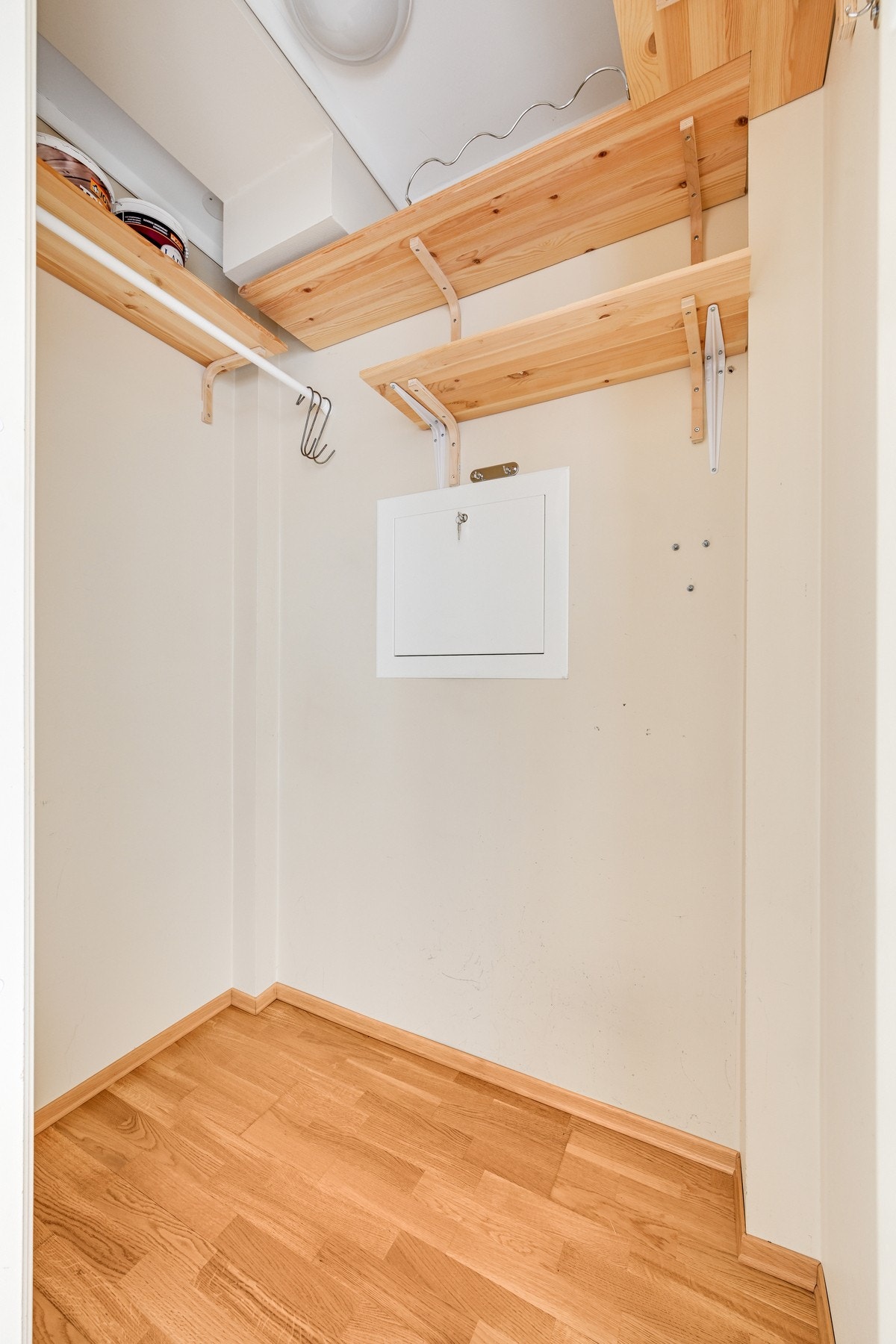 Romslig bod, perfekt som for eksempel garderobe. Galleribilde