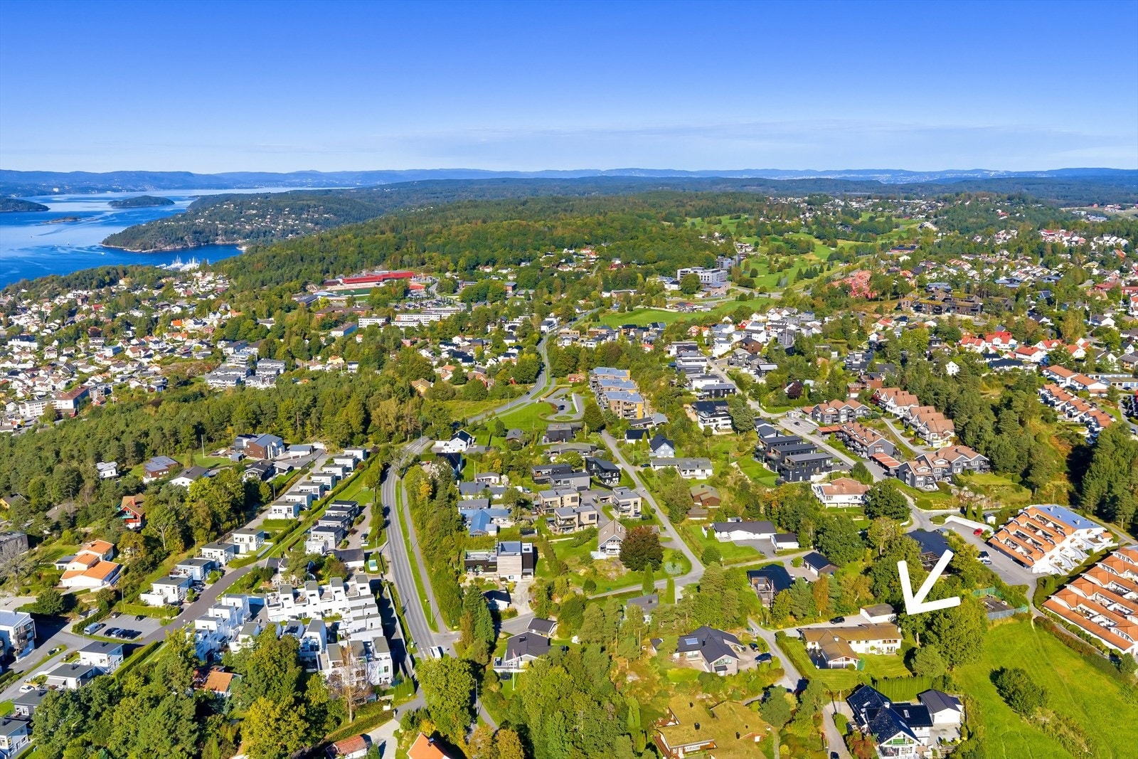 Dronebild fra syd Galleribilde