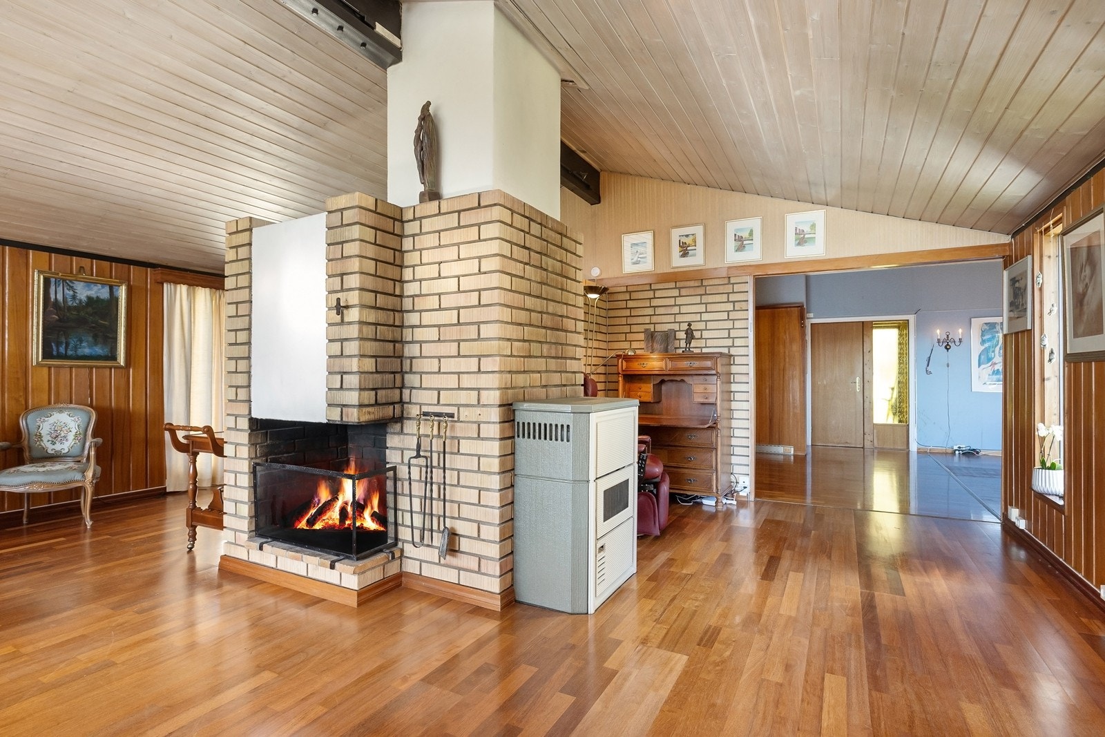 Stue med ildsted Galleribilde