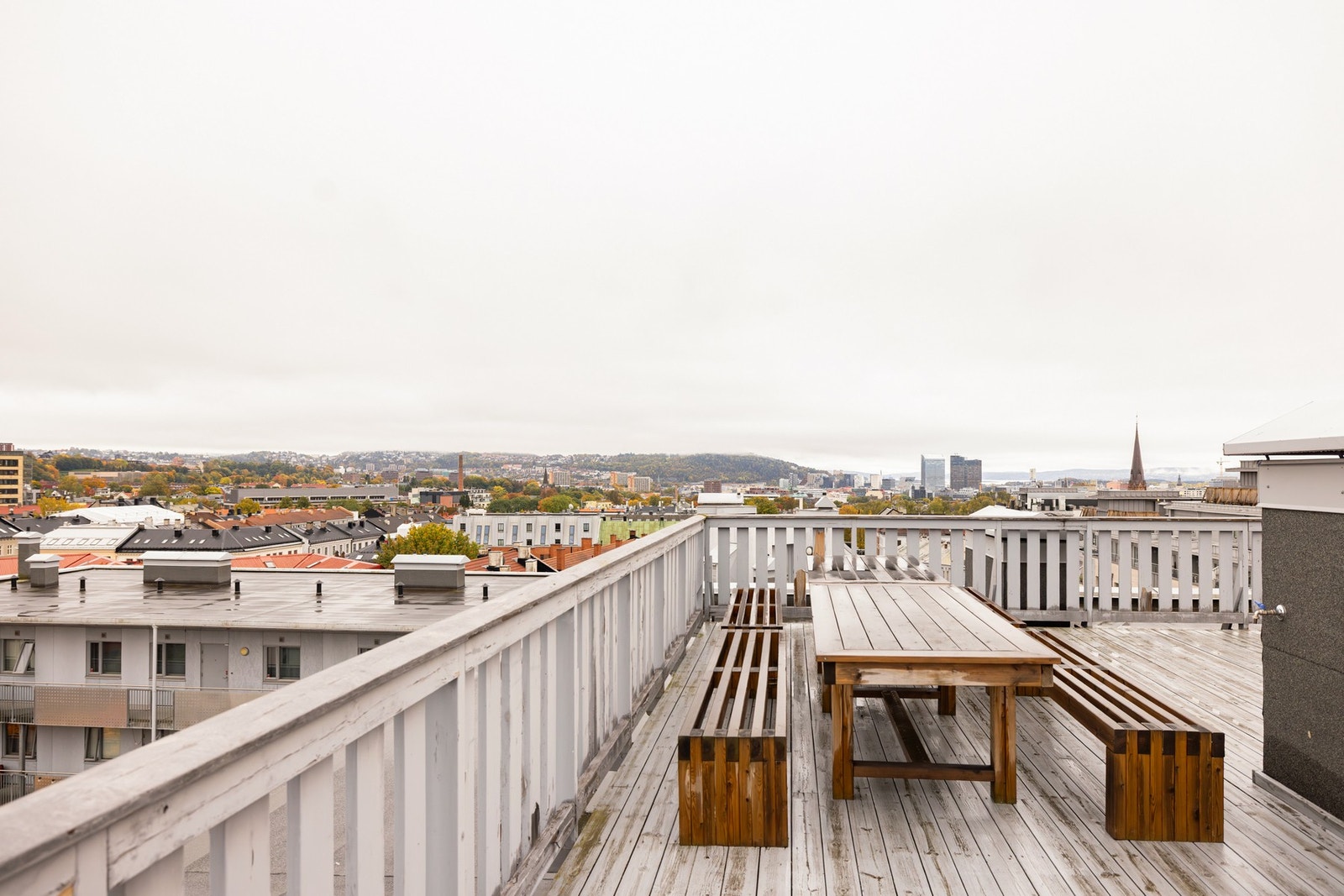 Sameiet har felles takterrasse hvor du har 360 graders utsikt over byen. Galleribilde