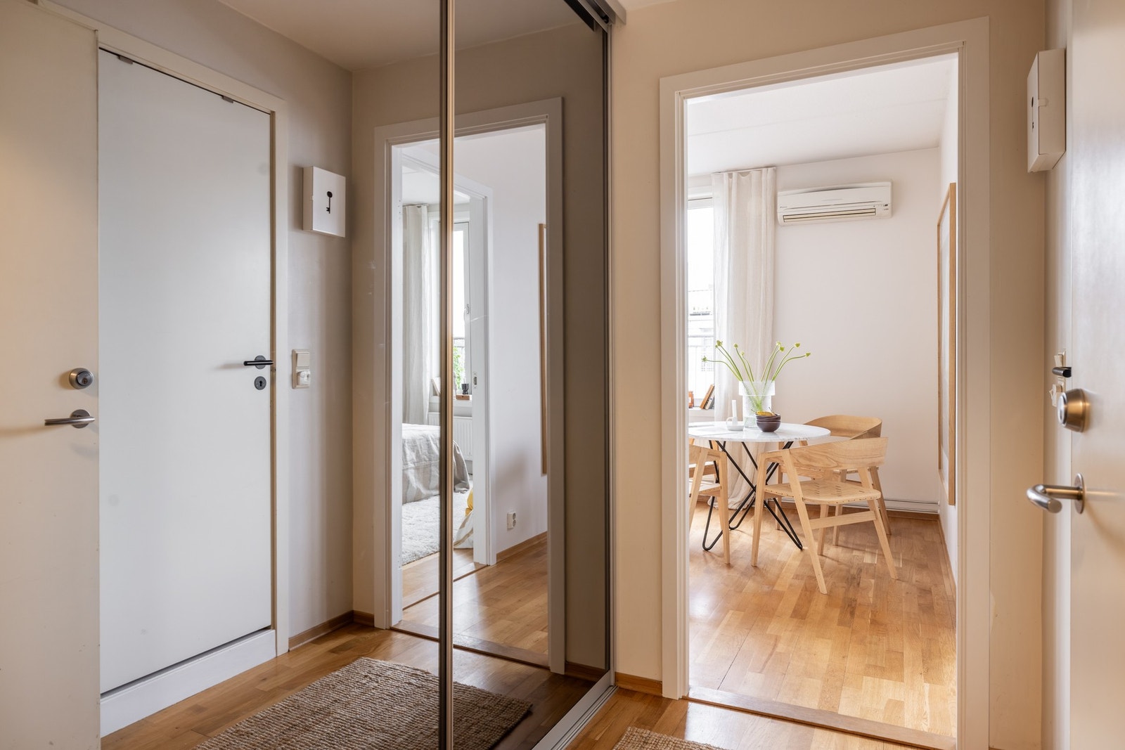 I tillegg disponerer leiligheten en ekstern kjellerbod (nr. 121) på 5 kvm, som byr på ekstra lagringsplass til sesongutstyr. Galleribilde