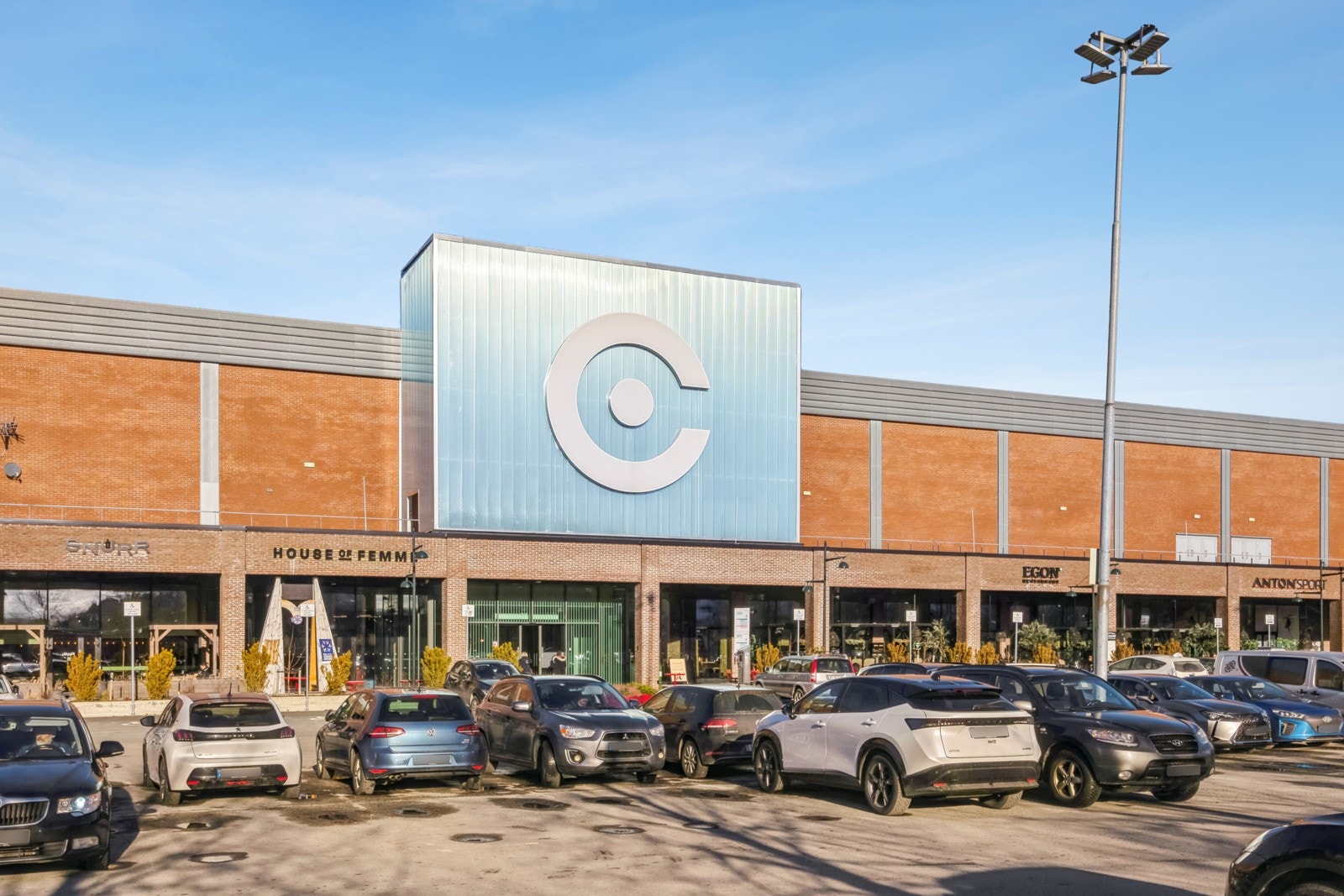 Fra boligen er det gåavstand til City Lade. Galleribilde