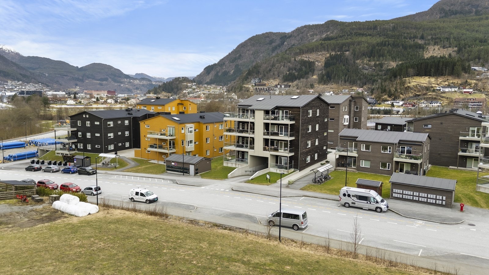 Velkommen til Parken - sentralt plassert midt mellom sentrum og sjukehuset i Førde Galleribilde