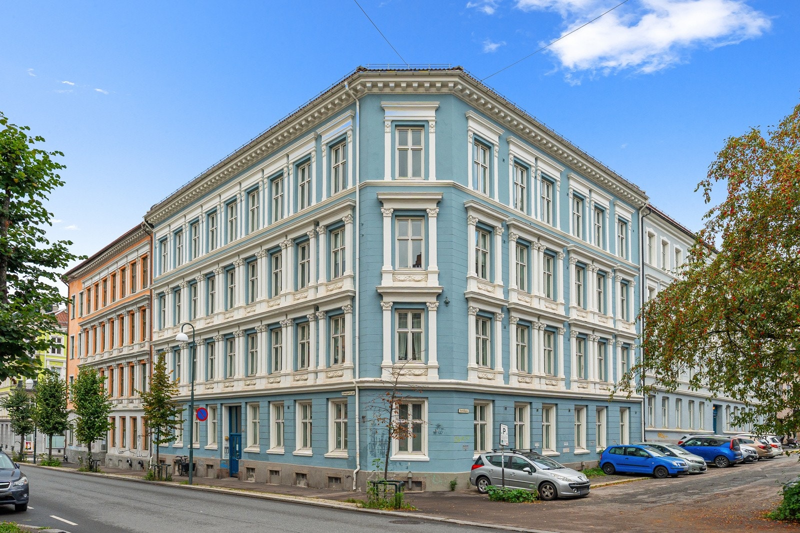 Her bor du flott til i Gamlebyen med kort vei til "alt" inkl. buss fra St. Halvardsplass 1 min unna. Galleribilde