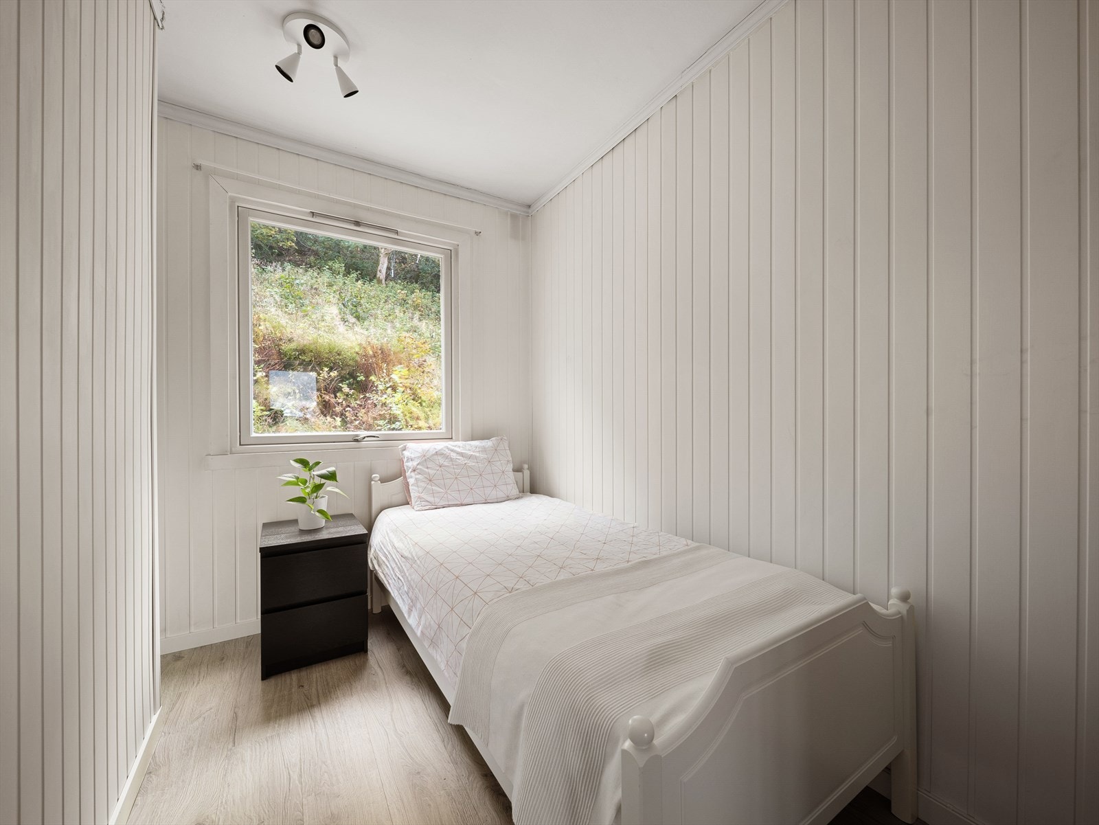 Har du ikke behov for to soverom kan det ene brukes som gjesterom eller kontor. Galleribilde