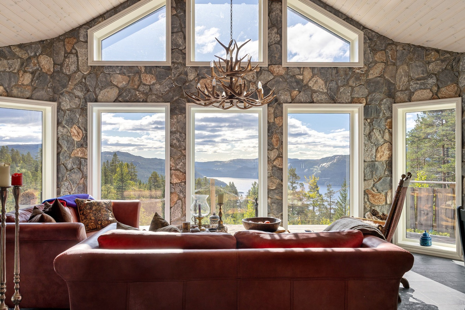 Utsikten fra stua må framheves. Galleribilde