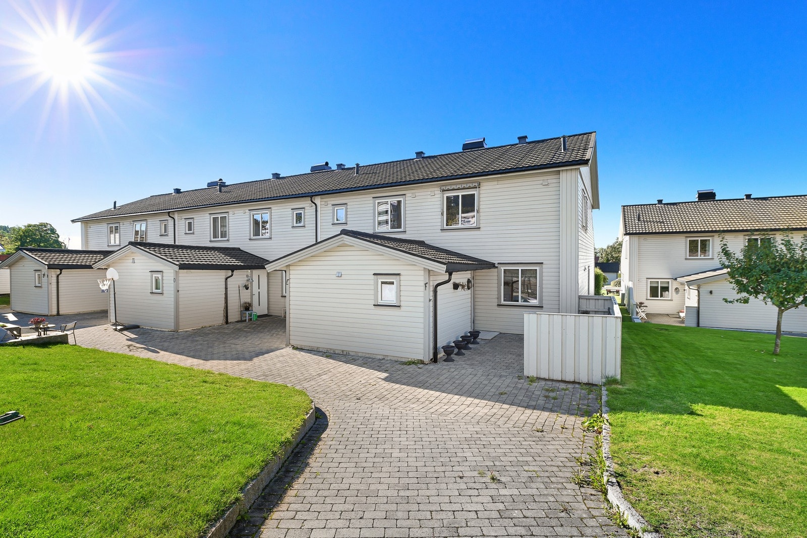 Refsnes er en av Jeløys beste beliggenheter, med kveldssola til siste time. Galleribilde