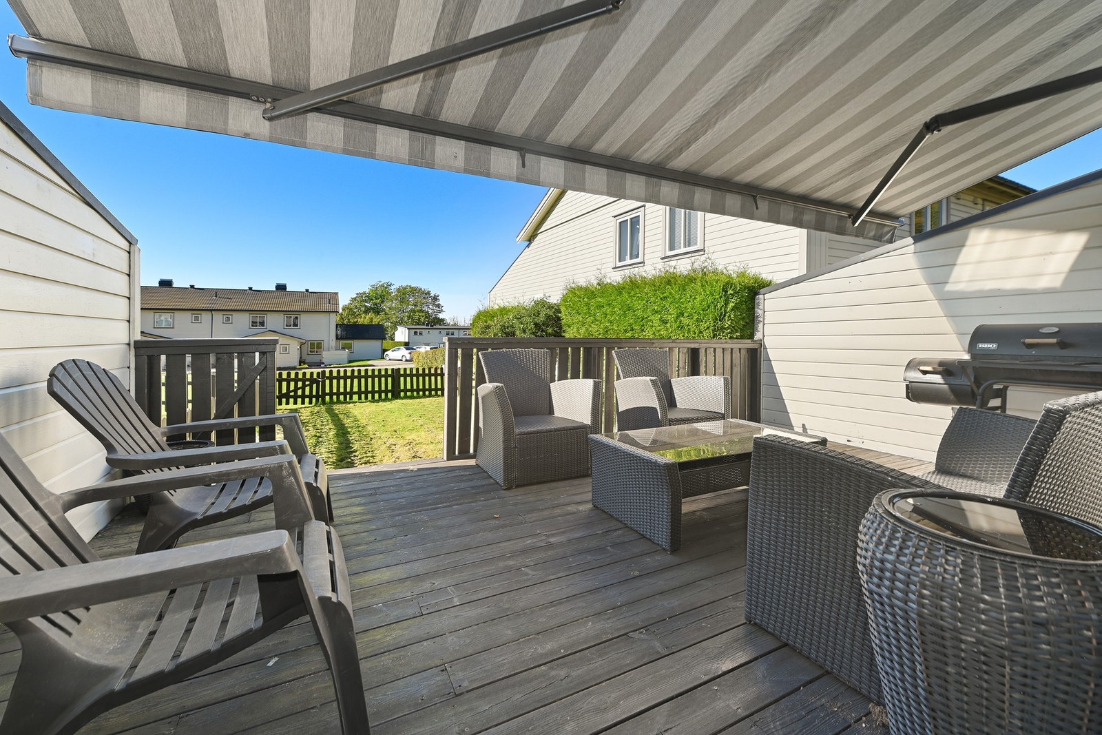 Her er det god plass til grill og sittegruppe. Galleribilde