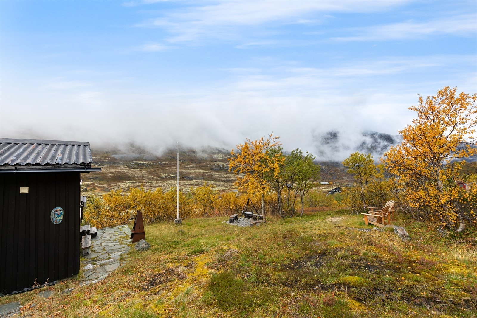 Det er ei koseleg hytte i god stand som passar perfekt for den som er glad i å bruke fjellet. Galleribilde