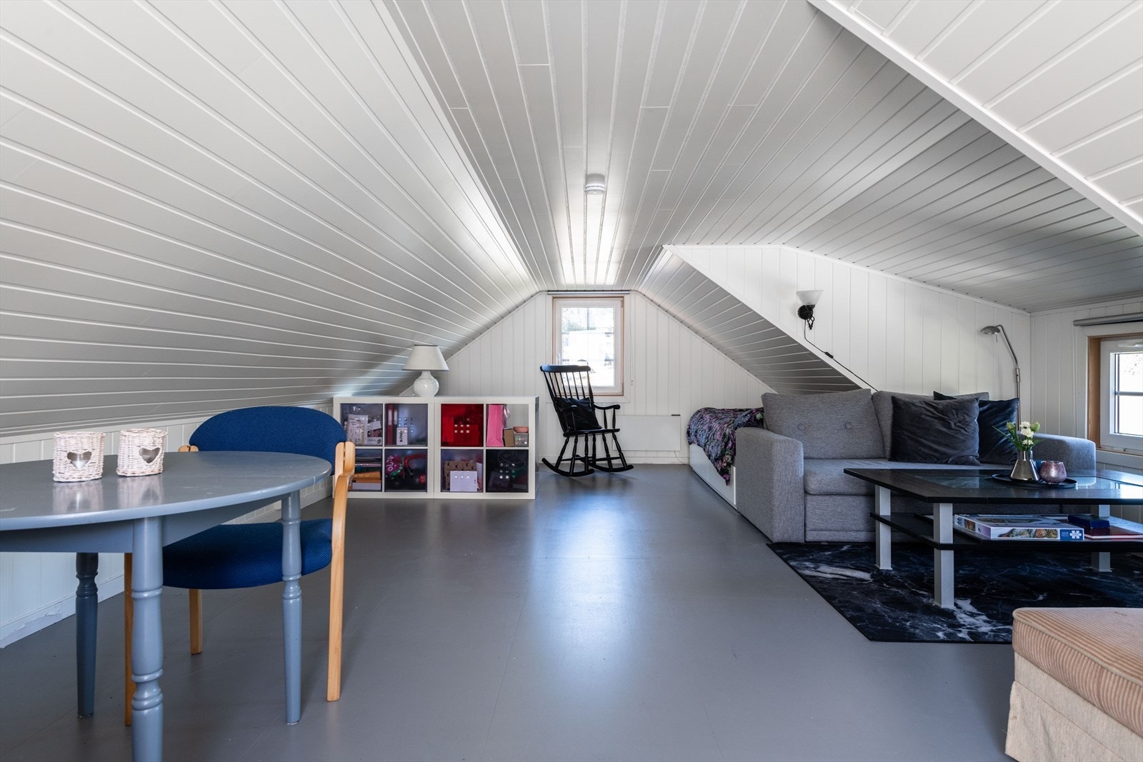 Over garasjen er det et innredet og isolert rom. Galleribilde