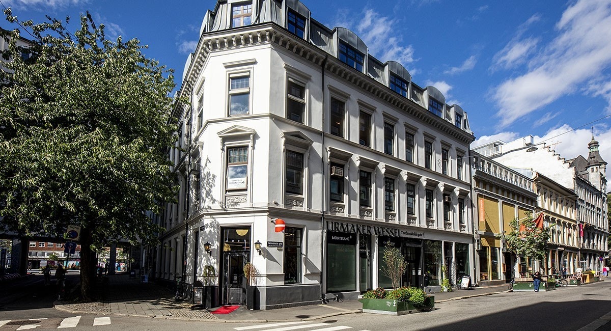 Tordenskioldsgate 7 er et flott hjørnebygg med nærhet til Rådhuset, Aker Brygge og Karl Johans gate Galleribilde