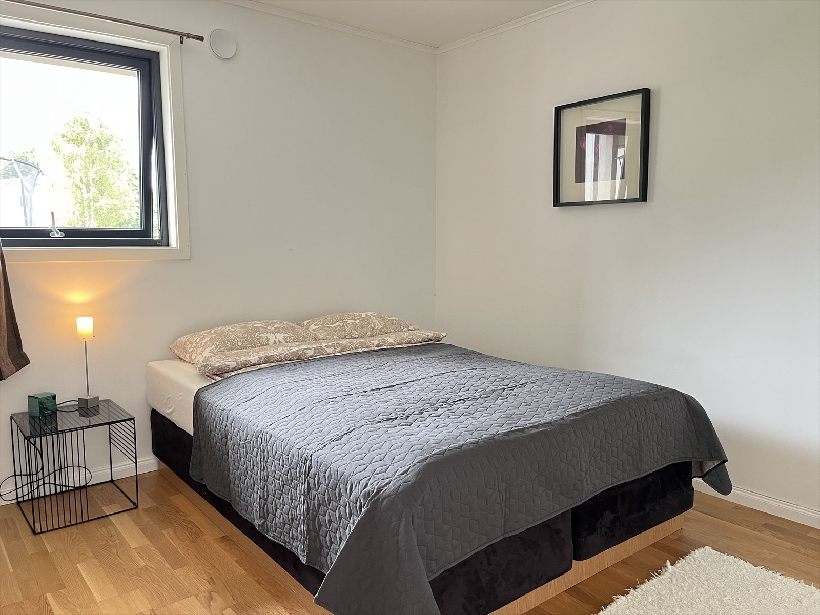 Leiligheten inneholder et godkjent soverom. Galleribilde