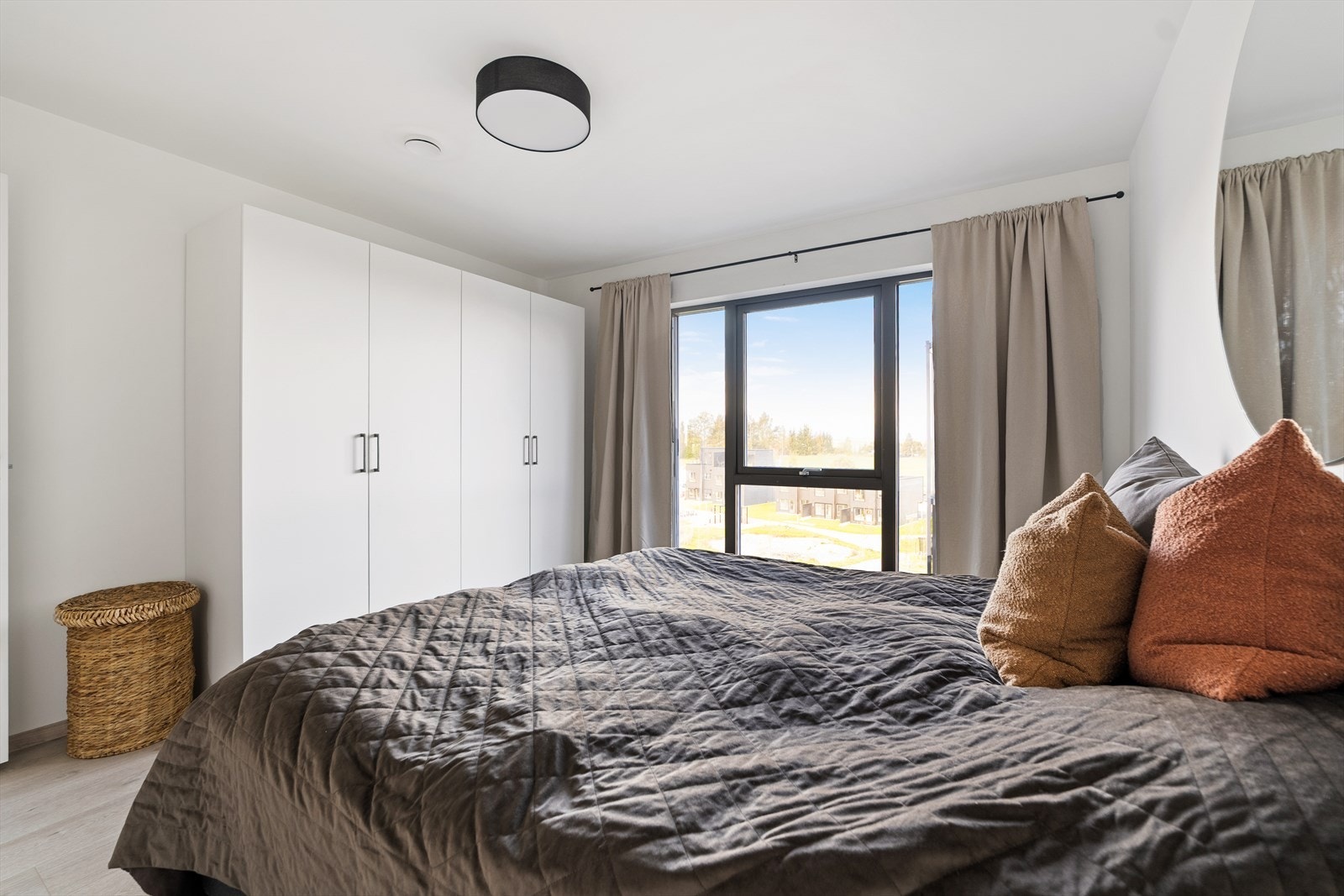 Utsikten kan nytes fra sengen. Galleribilde