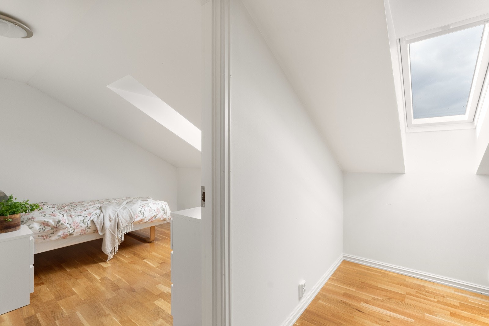 Vegg som er satt opp i ettertid. Galleribilde