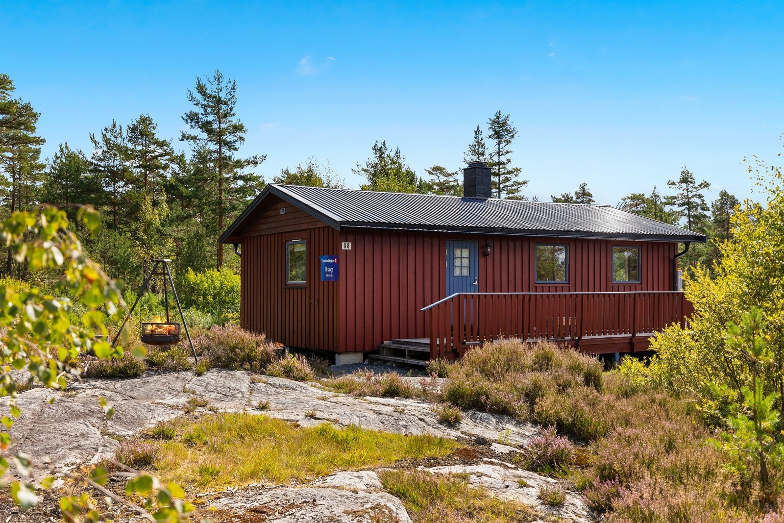 Eiendomsmegler1 v/ Sonia Tajdus og Anders Ruud har gleden av å presentere Tveitåsen 98! Galleribilde