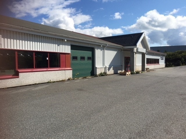 Ledig del 250 kvm butikk/lager med spiserom og toalett. Tillegg 250 kvm messanin. Galleribilde