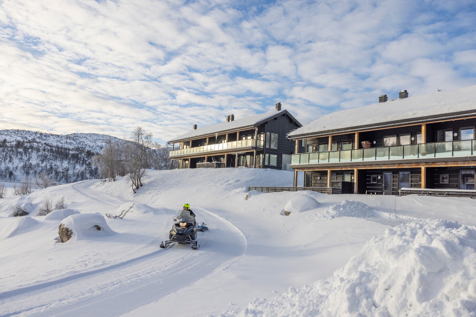 Lagrennsløype rett ved hyttevegg. Galleribilde