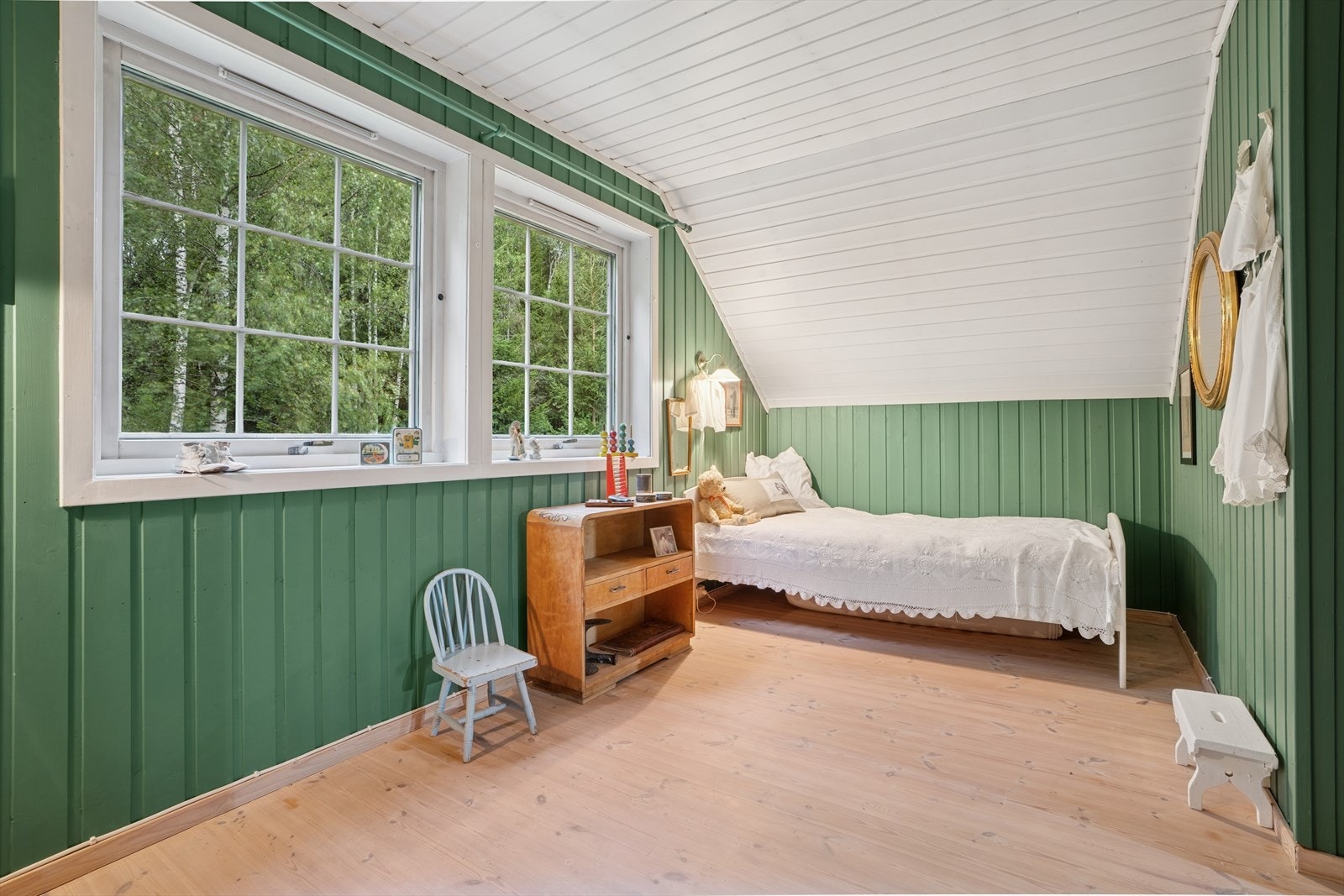 Soverommet (ikke godkjent) er av god størrelse med plass til både seng og tilhørende møblement. Galleribilde