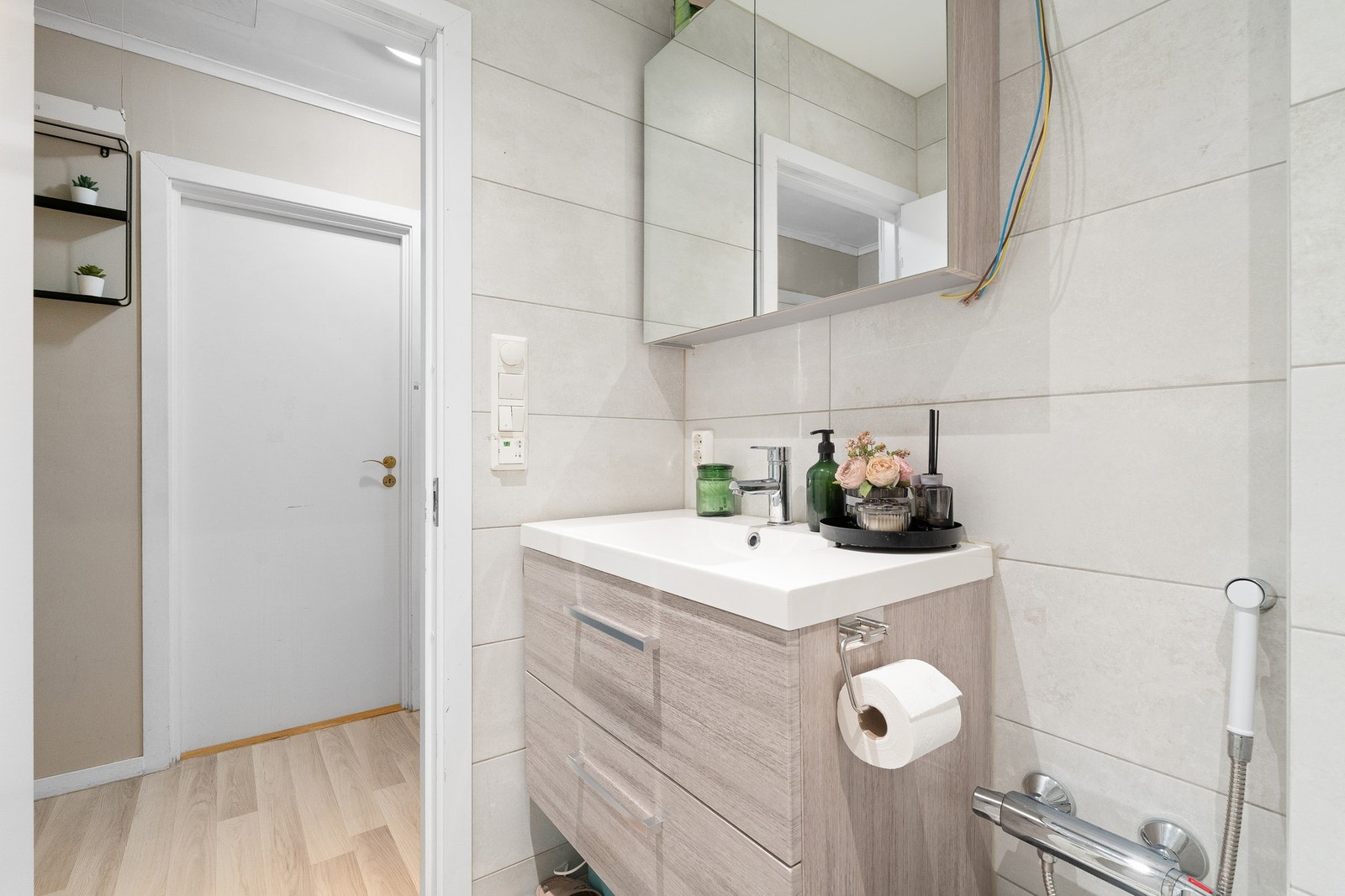 Det er elektriske varmekabler i gulvet. Galleribilde