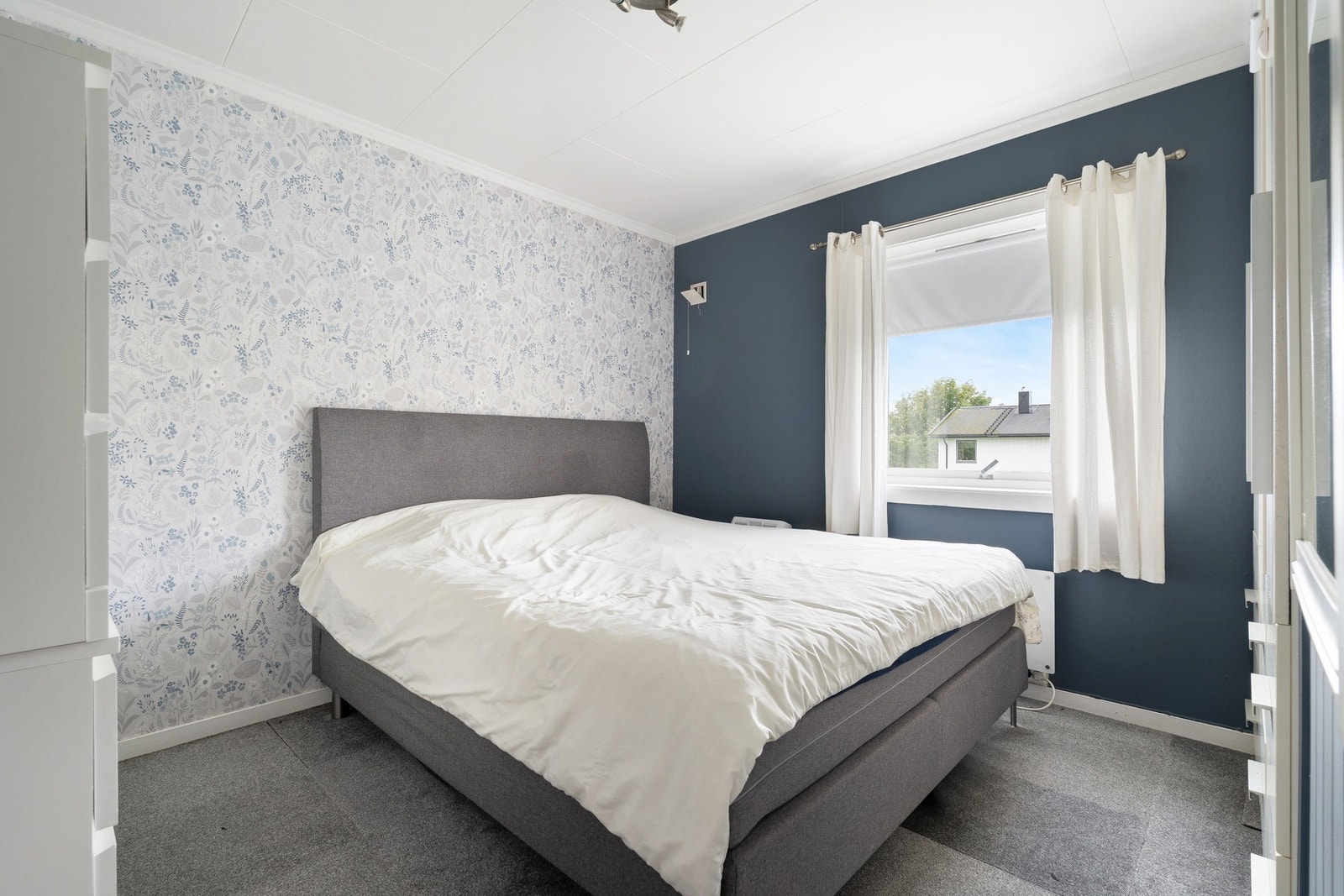 Hovedetasjen har 3 romslige soverom. Galleribilde