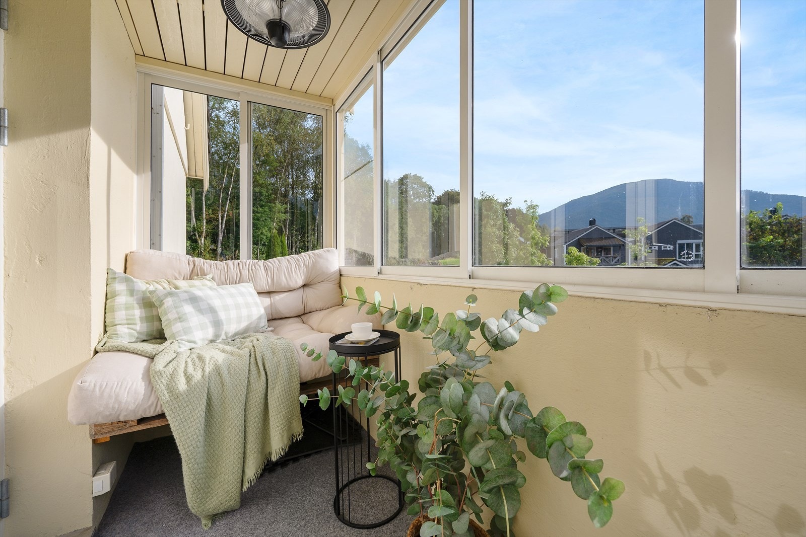 Balkongen er på 4 kvm og vender mot øst. Galleribilde