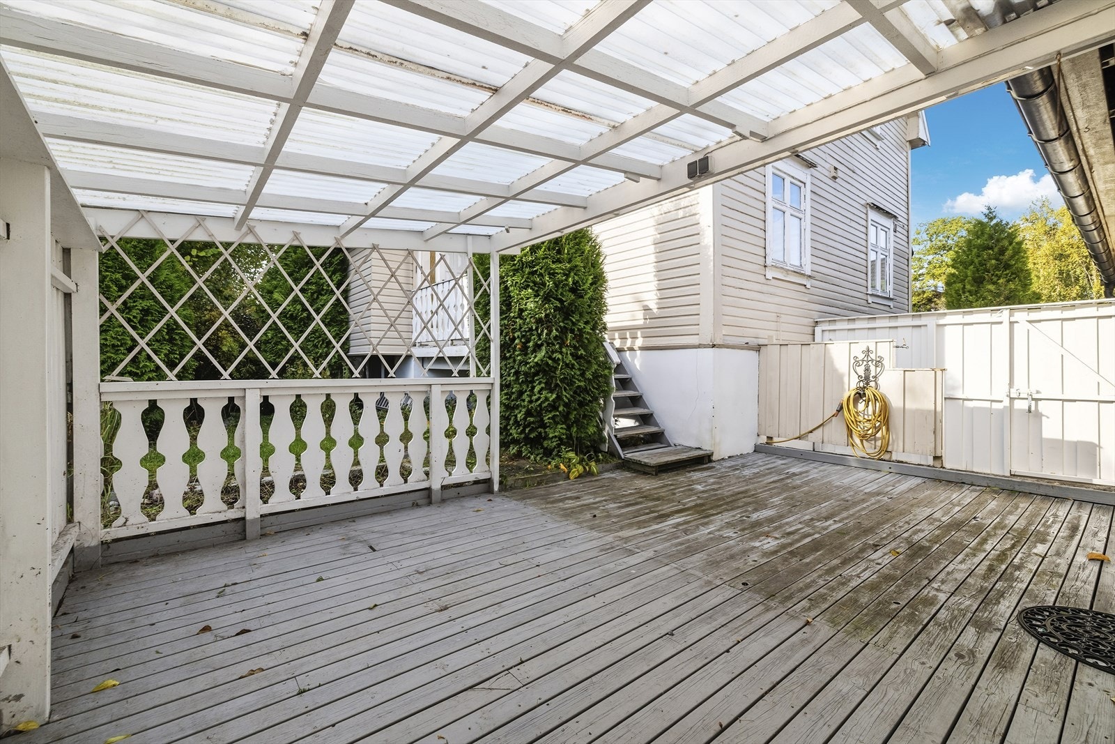 Deler av terrassen er overbygd Galleribilde