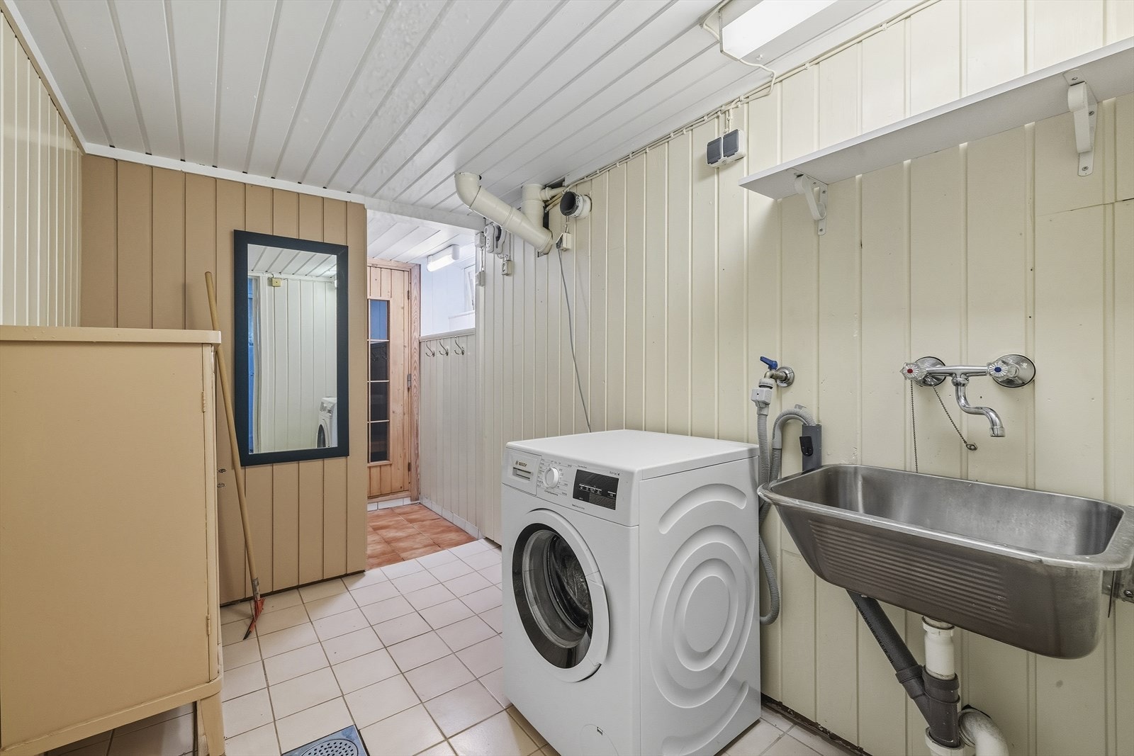 Bad/vaskerom i kjeller Galleribilde