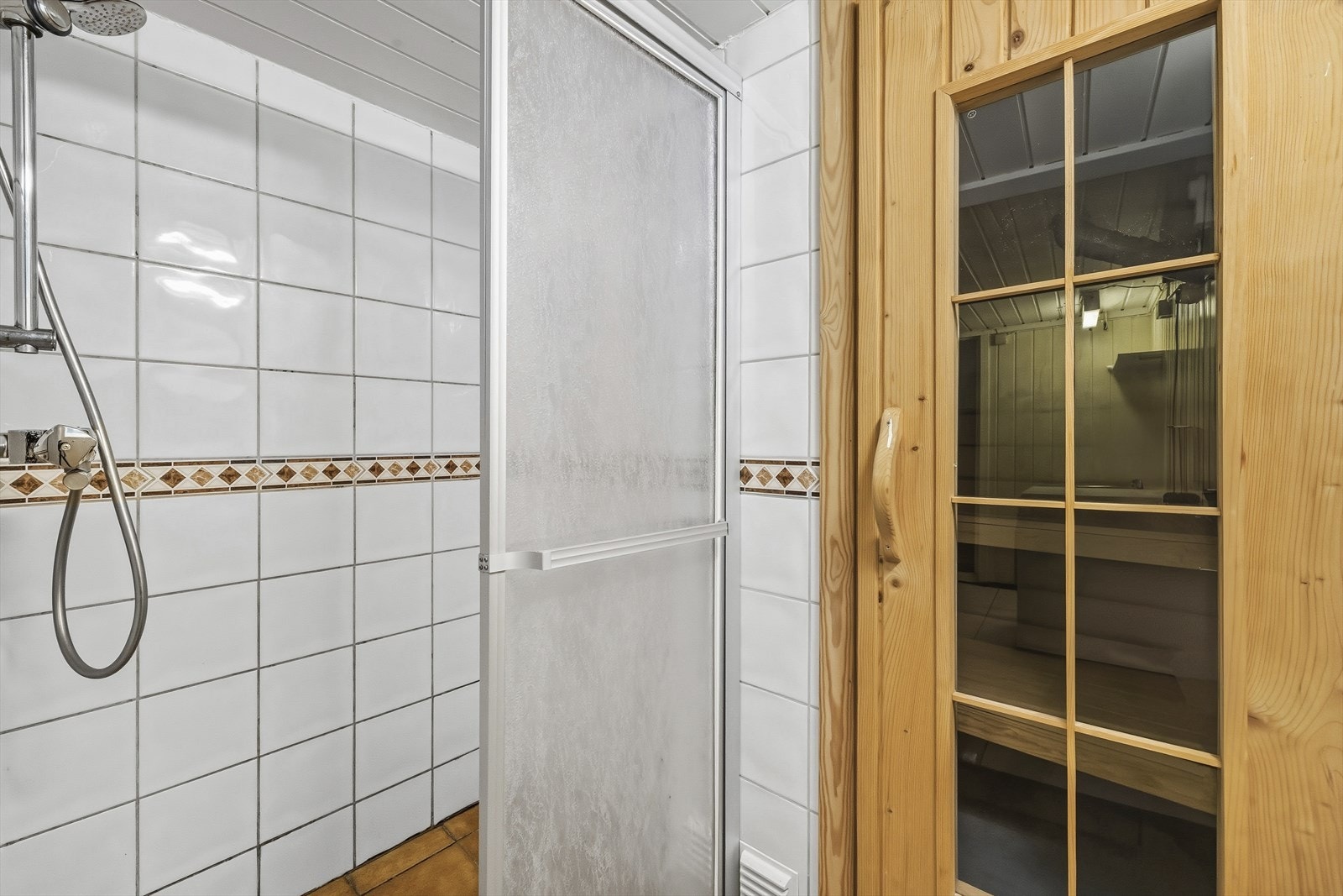 Fra badet er det inngang til badstue Galleribilde