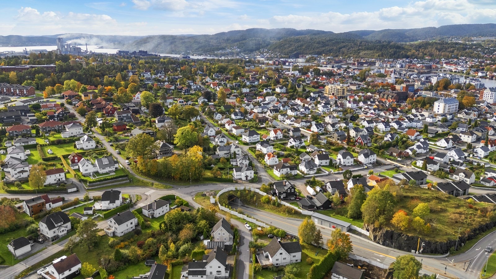 Gangavstand til Porsgrunn sentrum, barnehage, skole og Universitetet i Sørøst-Norge Galleribilde
