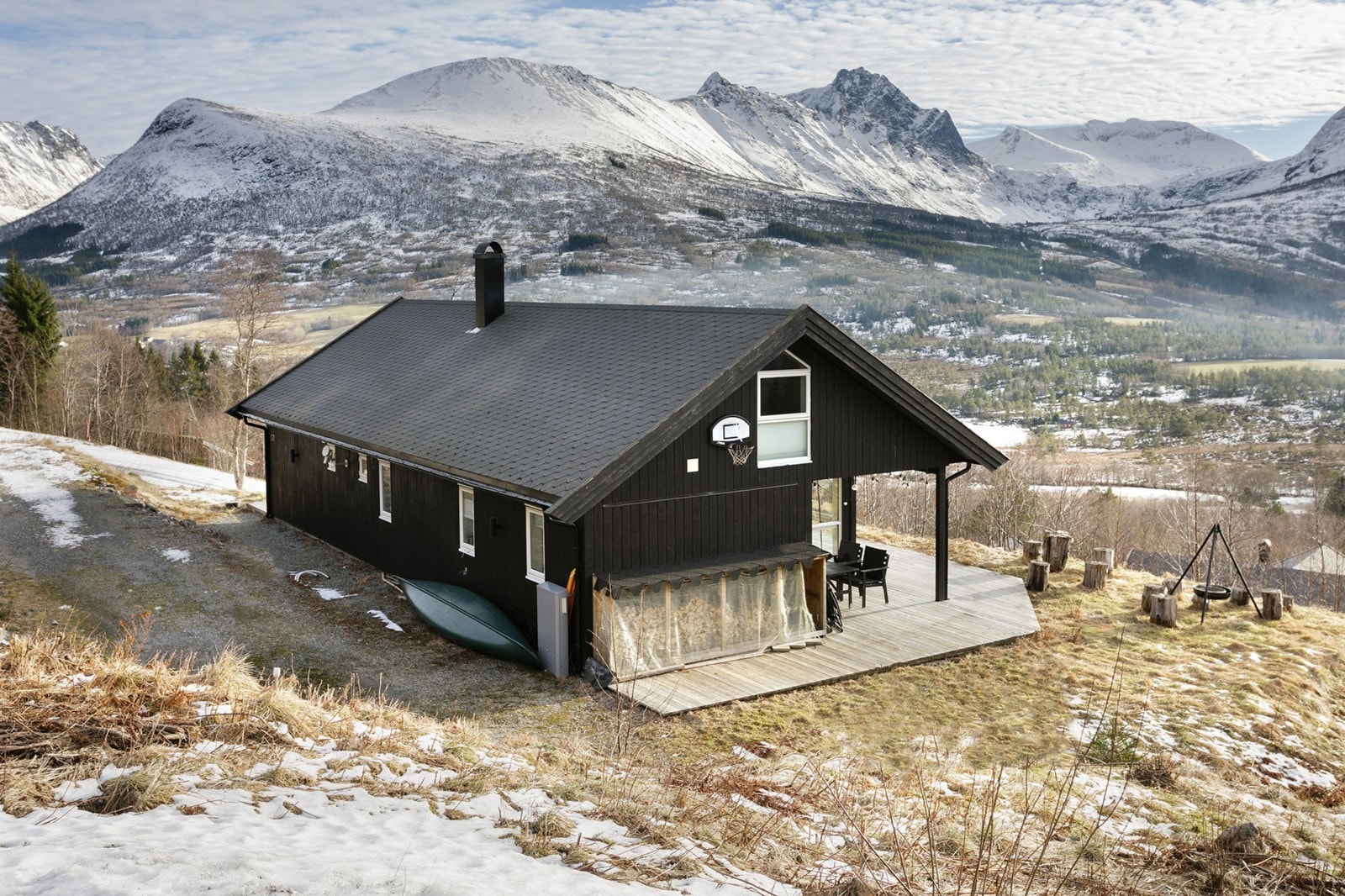 Møremegling ved Nils Arne Riise, Eiendomsmegler MNEF har gleden av å presentere denne flotte fjellhytta Galleribilde