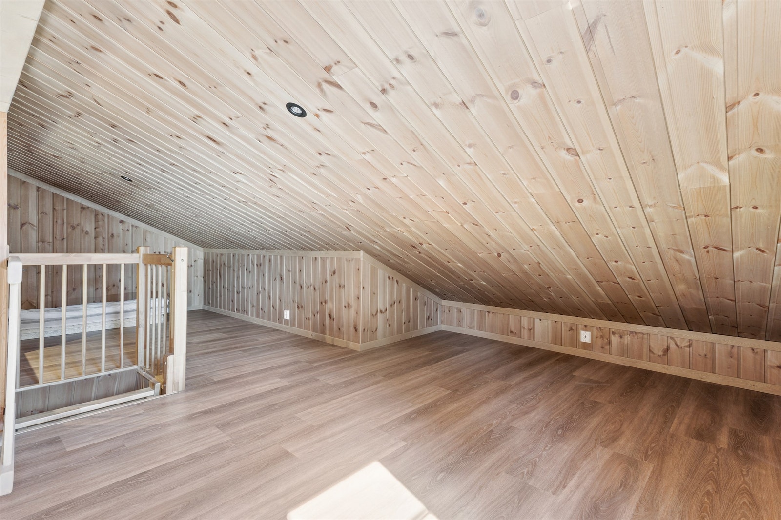 Romslig hems som gir mange bruksmuligheter. Galleribilde