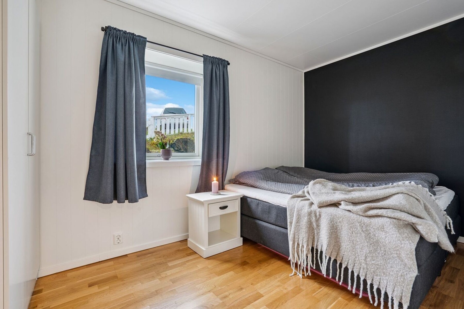 Soverom 2 er på 9,5 kvm. Galleribilde