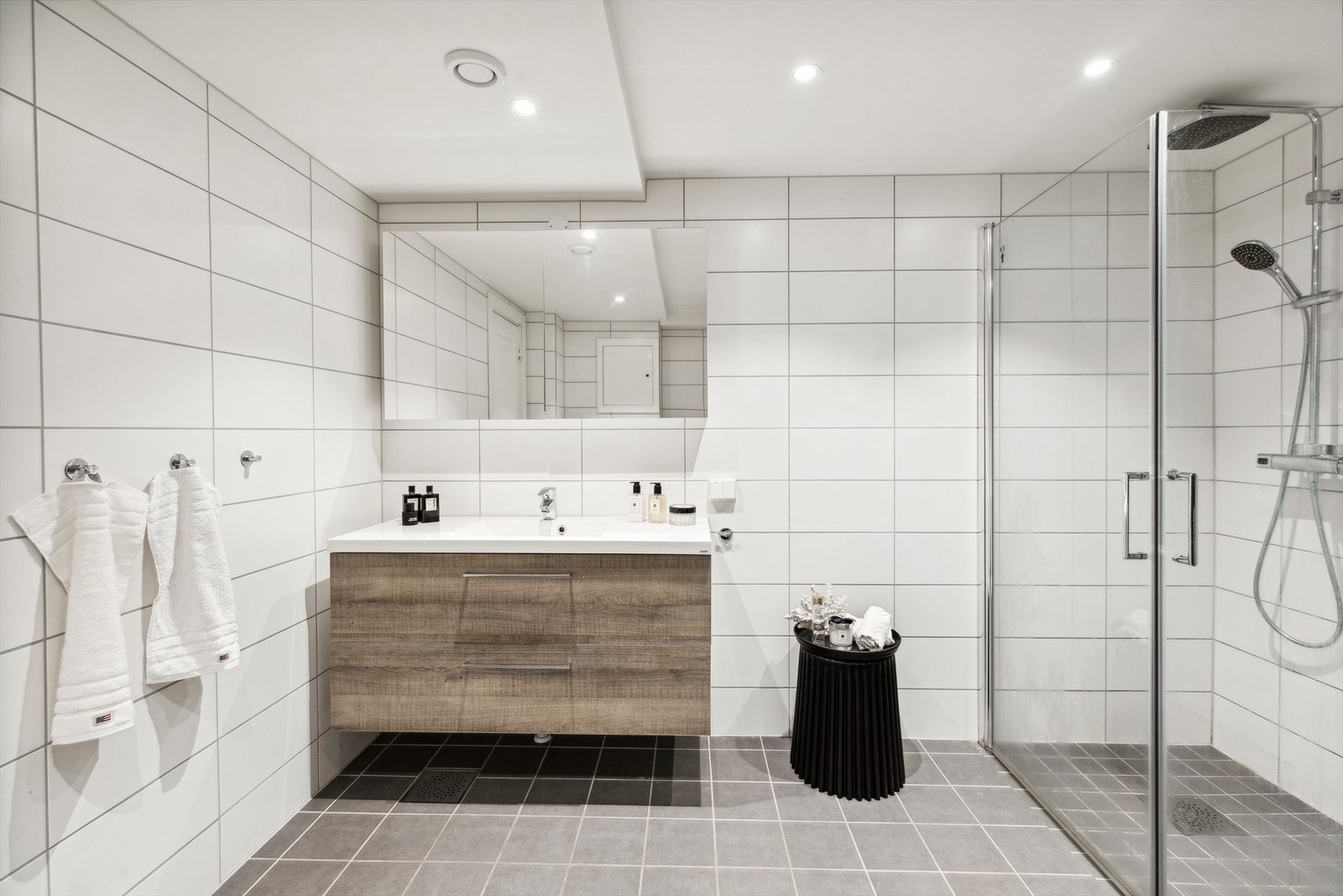 Delikat baderom pusset opp i regi av borettslaget i 2020! Galleribilde