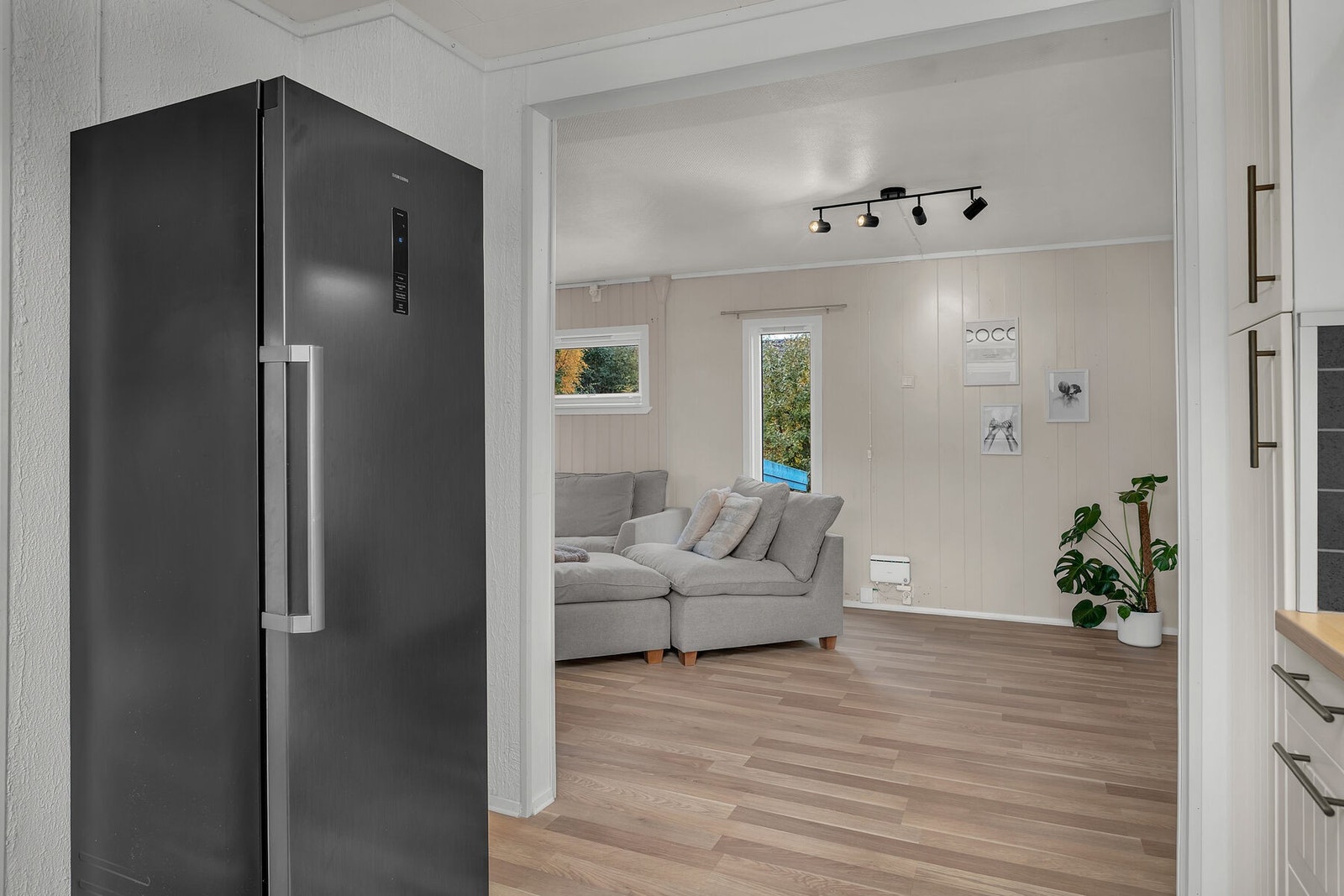 Fra kjøkken mot stue. Galleribilde