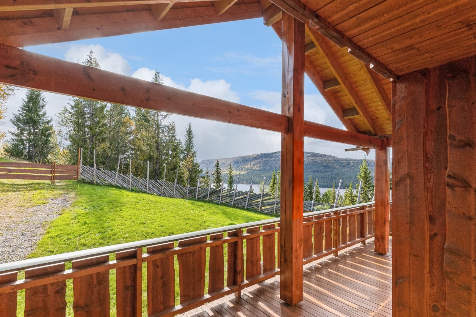 Det er fine bade- og fiskemuligheter i nærheten. Galleribilde