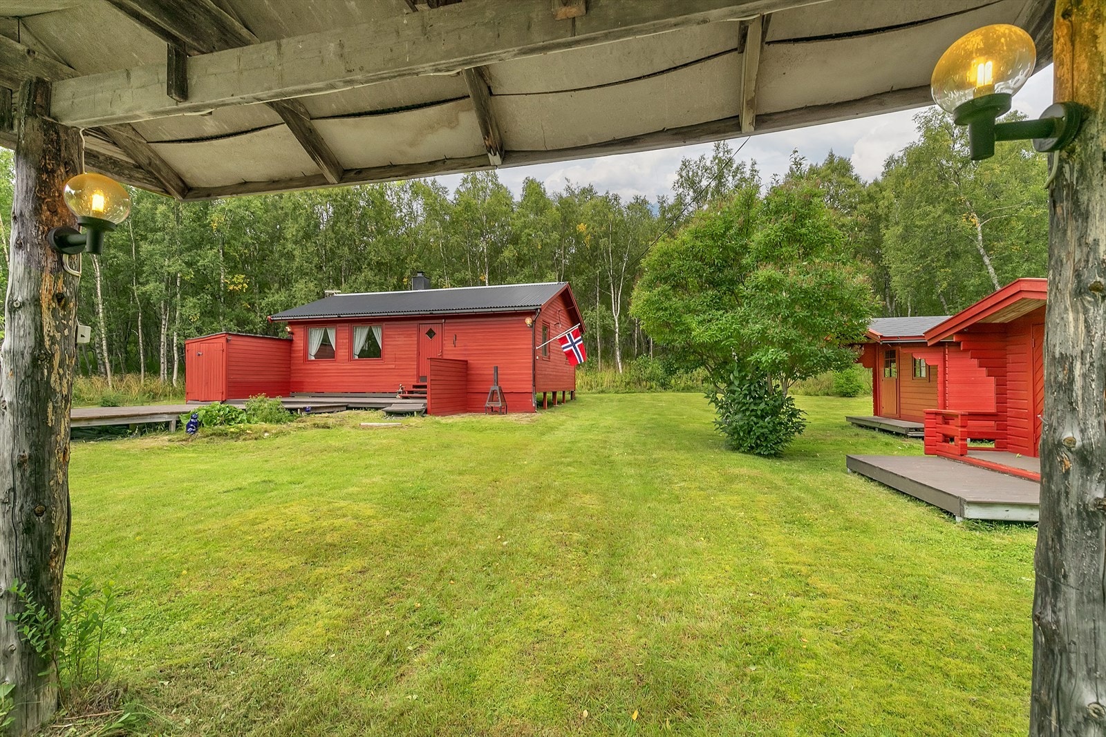 Flat eiendom med mye areal for lek og moro. Galleribilde