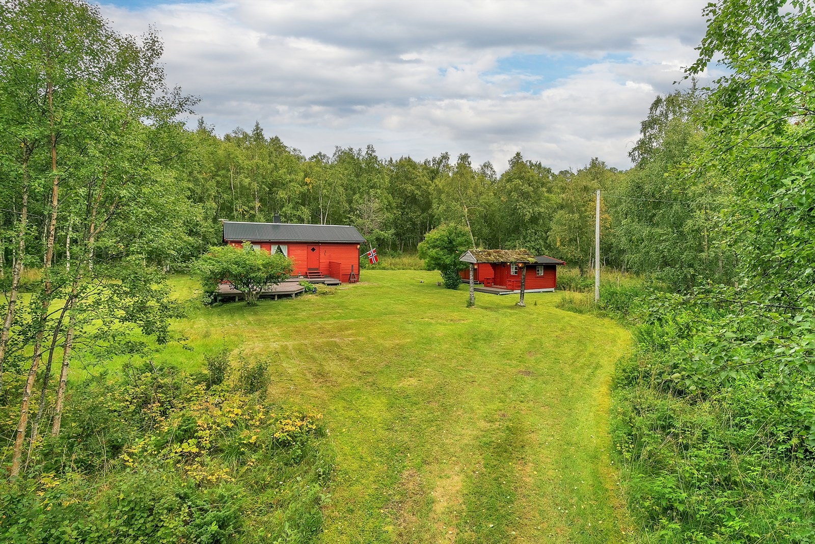 Koselig fritidsbolig med svært usjenert beliggenhet. Galleribilde