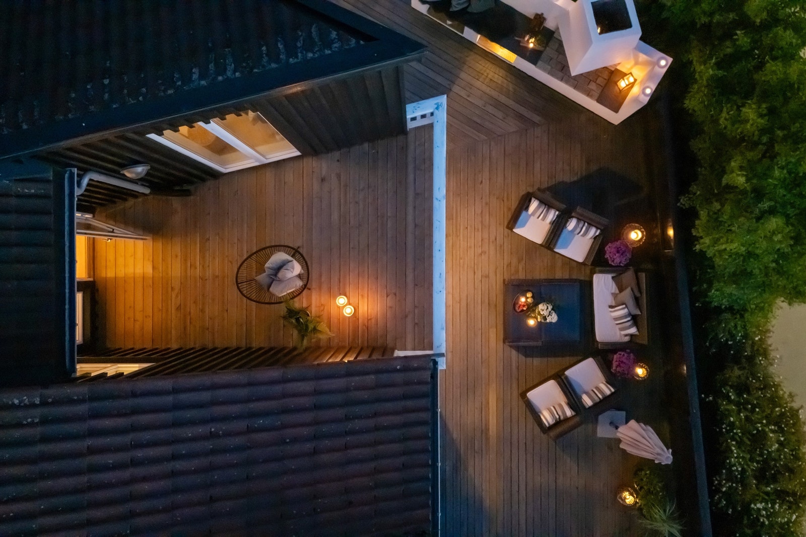 Fra loftstuen er det utgang til en usjenert takterrasse på 11 m². Galleribilde