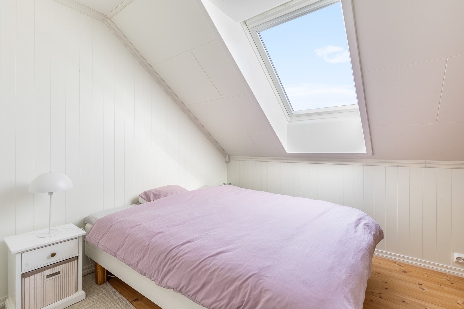 Soverom 2 har også plass til dobbeltseng Galleribilde