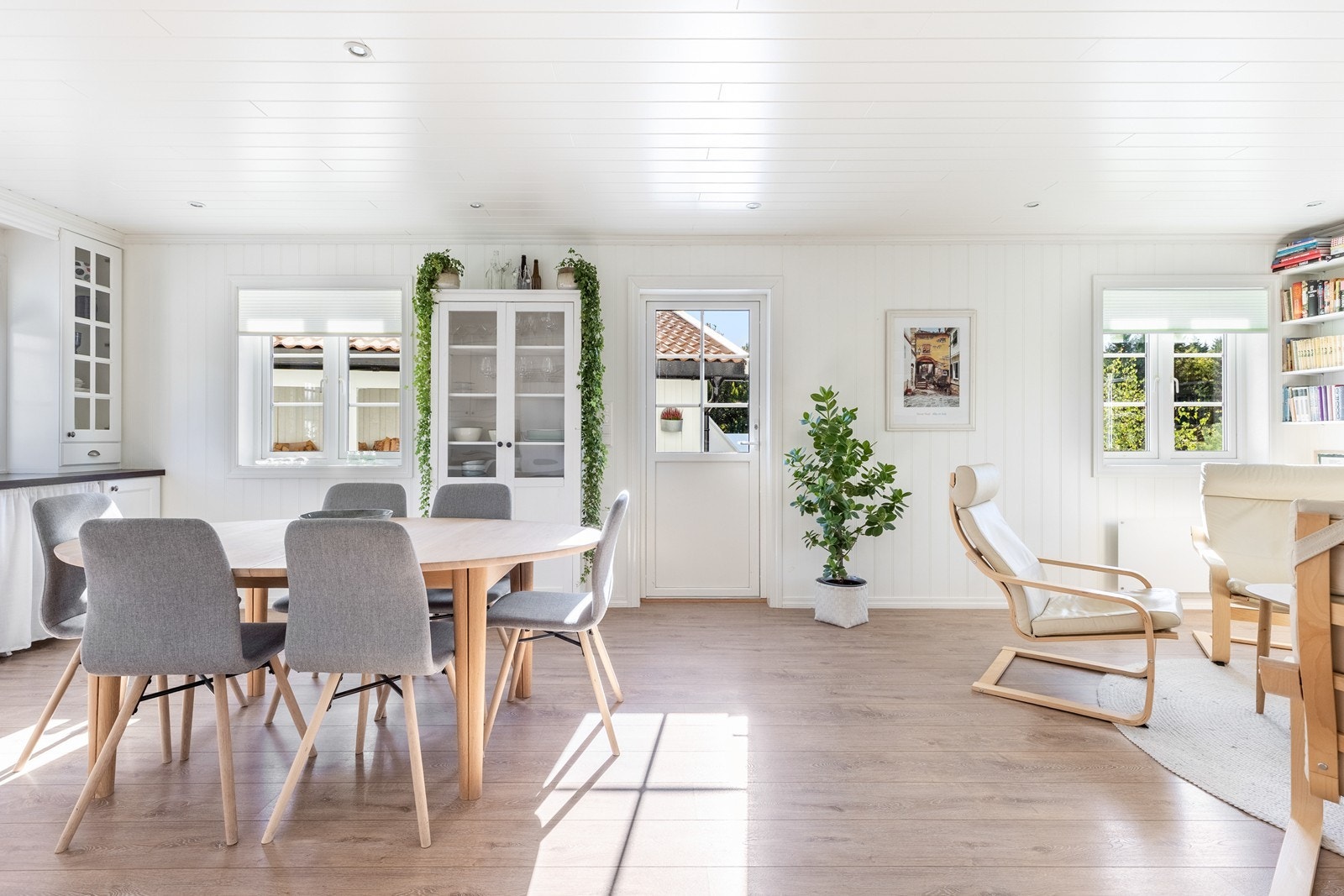 Direkte adgang til terrassen fra kjøkkenet Galleribilde