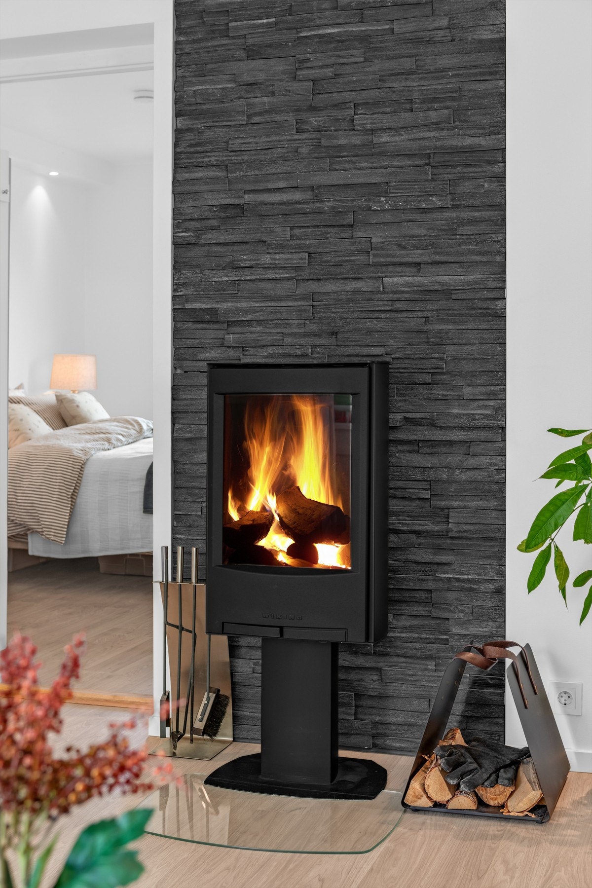 Moderne peisovn for vedfyring - for god varme og ekstra hygge på kalde høst- og vinterdager. Galleribilde