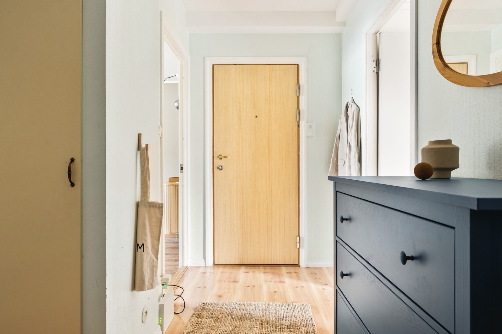 Romslig entré på 5,5 m². Galleribilde