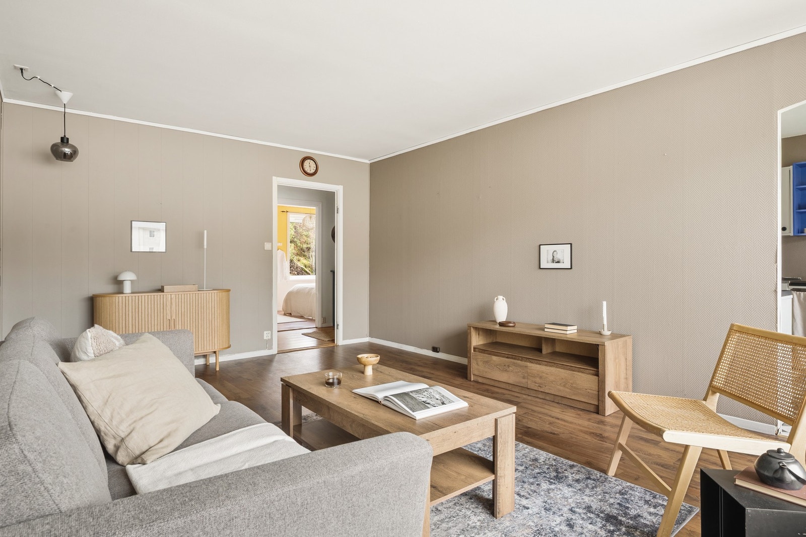Leiligheten har oppvarming via sentralvarme. I forbindelse med rehabiliteringen vil leiligheten få ny radiator. Galleribilde