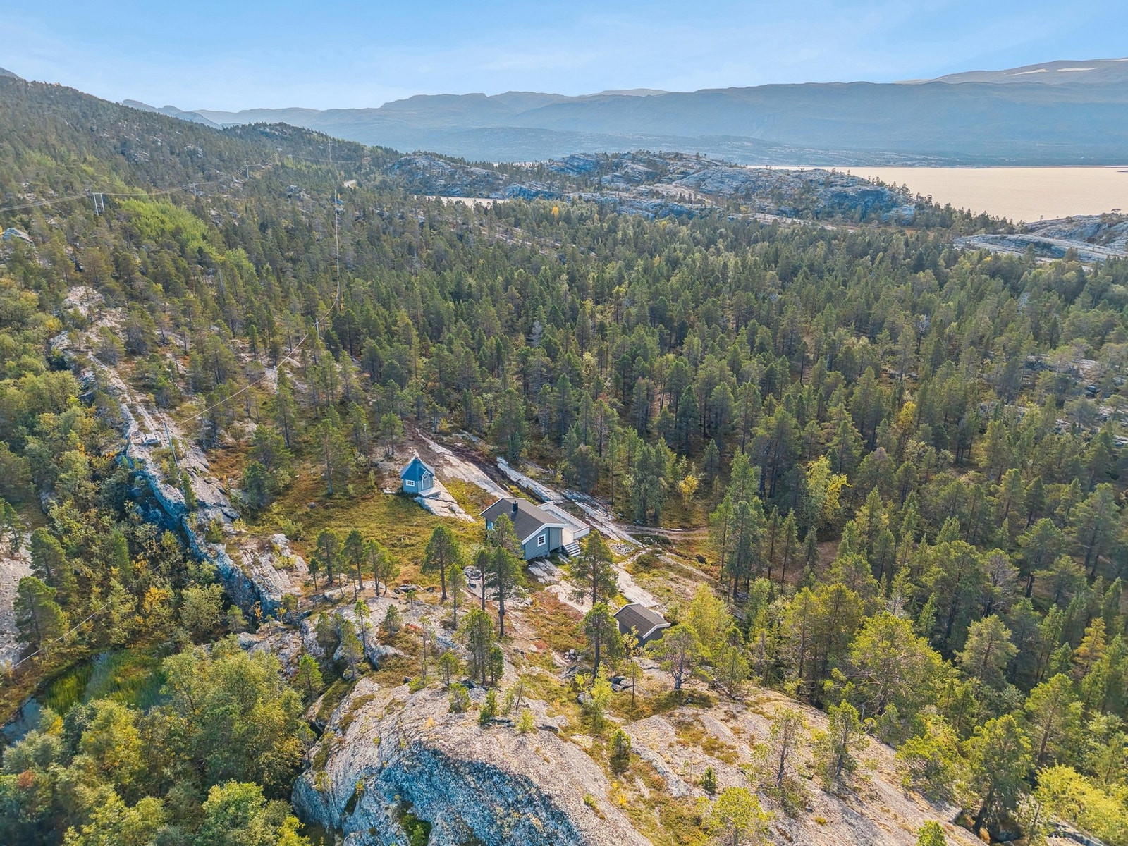 En trivelig og usjenert hytte i naturskjønne omgivelser Galleribilde