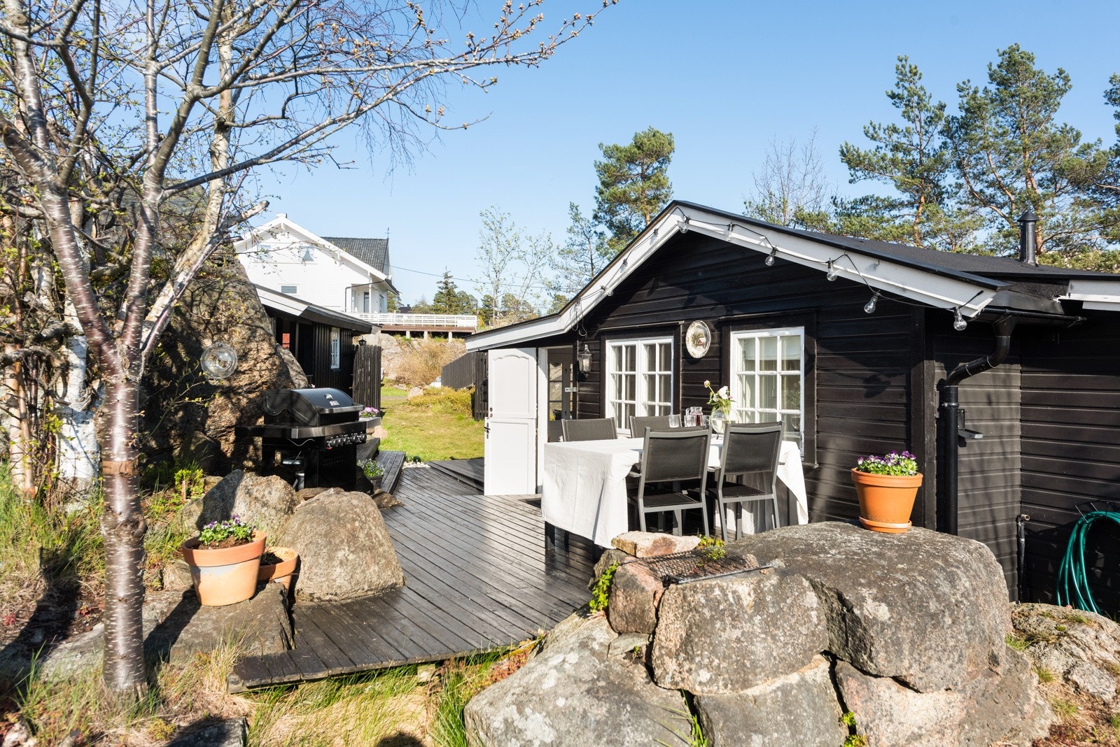 Her kan man dekke på til familie og venner i solen. Galleribilde