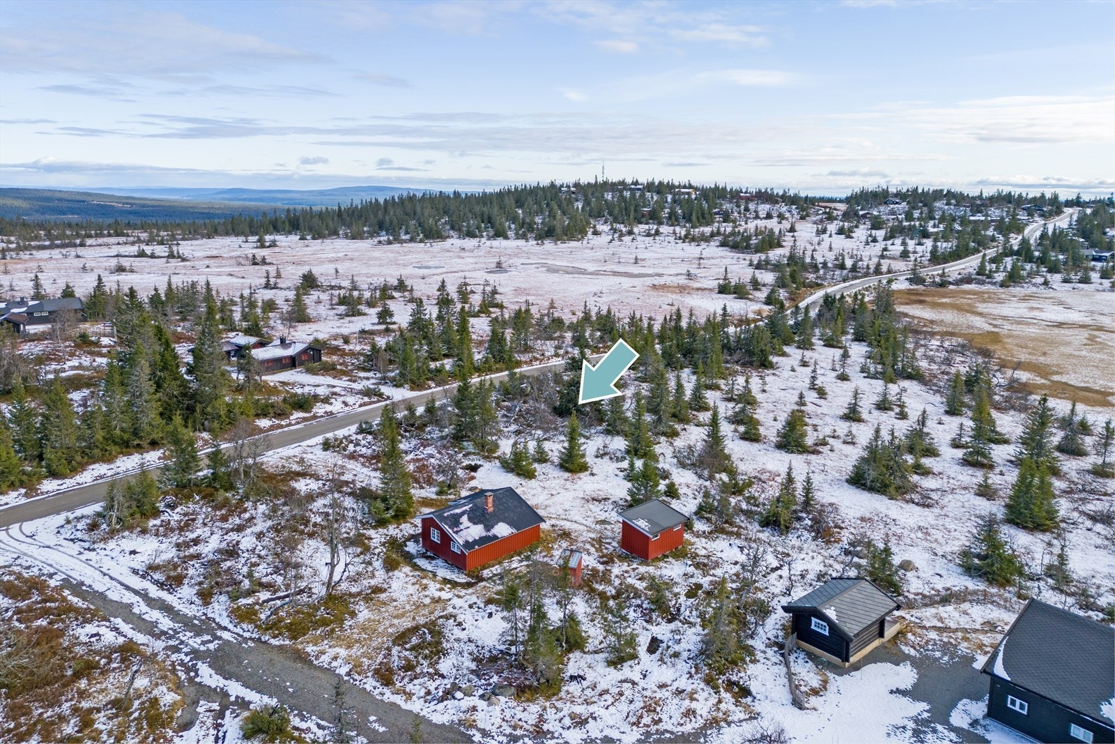 Tomten har en naturskjønn og solrik beliggenhet! Galleribilde